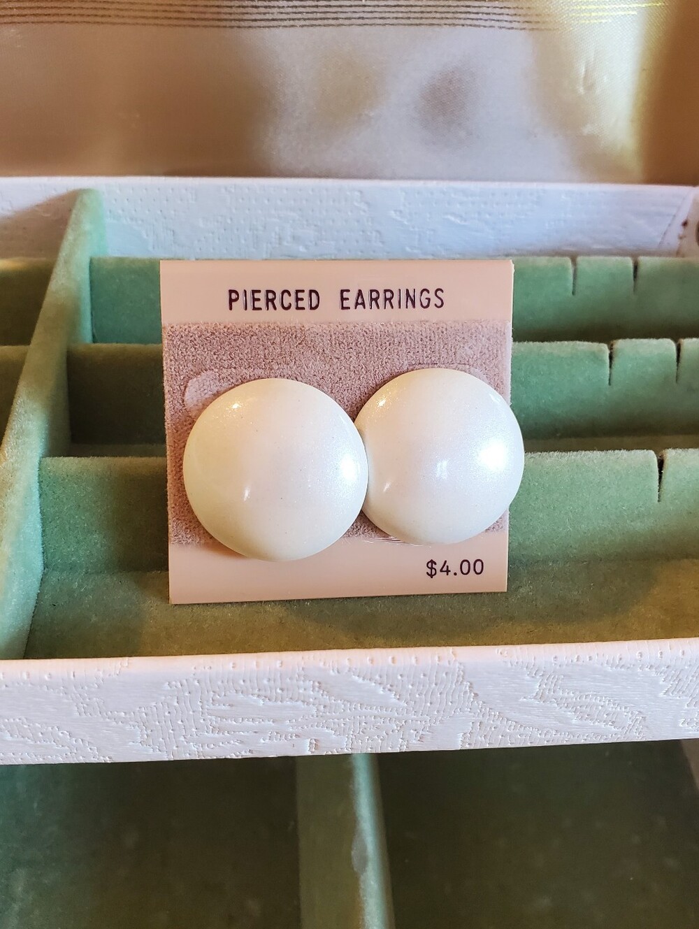 Vintage 1980s Classic Round White Pierced Earrings